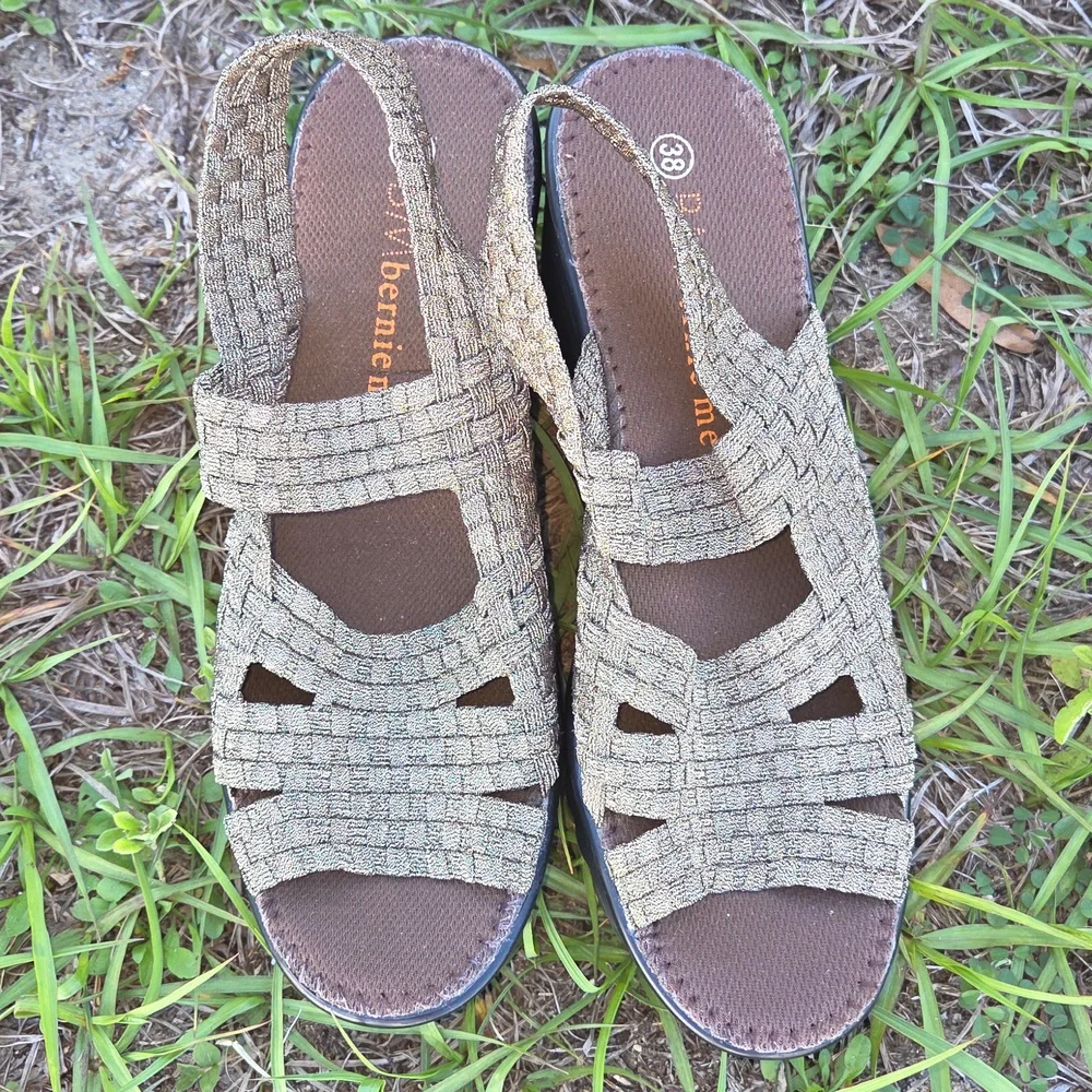MB Bernie Mev. Shimmering Dark Gold Womens Slingback Heel Sandals